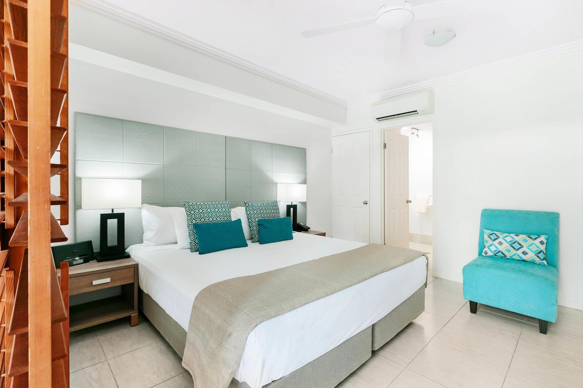 Mantra Aqueous On Port Aparthotel Port Douglas Exteriör bild