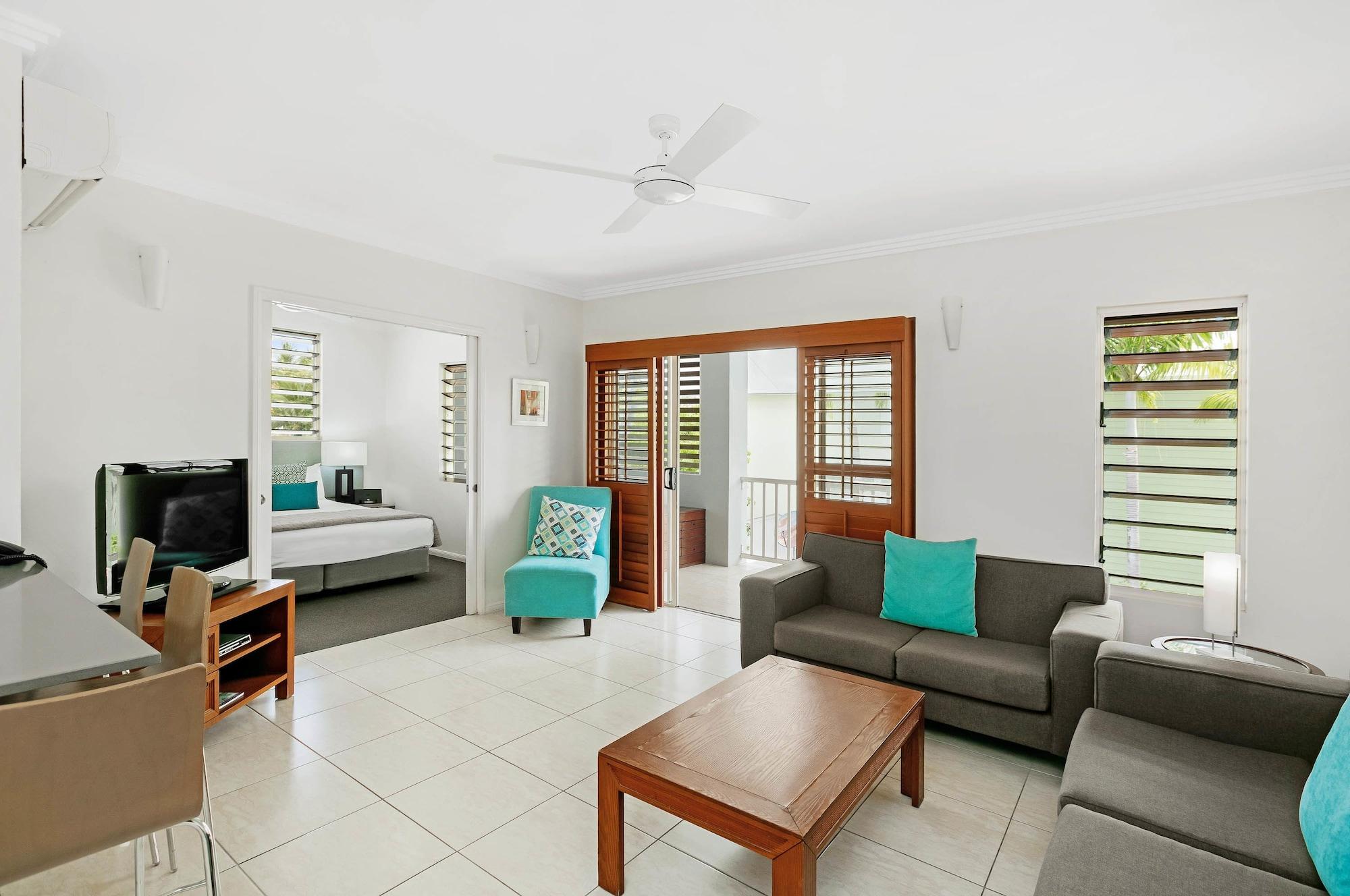 Mantra Aqueous On Port Aparthotel Port Douglas Exteriör bild